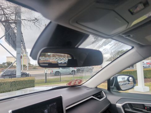 Certified 2023 Toyota RAV4 LE image 27