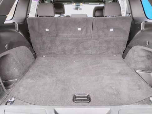 Used 2020 Jeep Grand Cherokee Laredo image 22