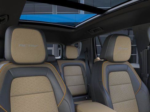 New 2026 Chevrolet Equinox ACTIV w/ Convenience Package III AWD/4WD image 24