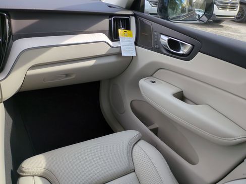 New 2026 Volvo XC60 B5 Ultra w/ Climate Package image 15