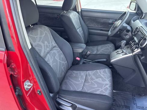 Used 2014 Scion xB image 17
