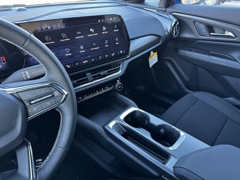 New 2026 Chevrolet Equinox EV LT image 13