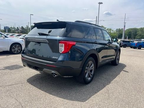 Certified 2023 Ford Explorer XLT w/ Equipment Group 202A AWD/4WD image 4