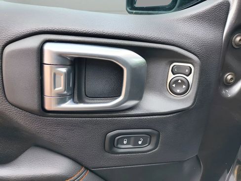 Used 2023 Jeep Gladiator Mojave w/ LED Lighting Group AWD/4WD image 11
