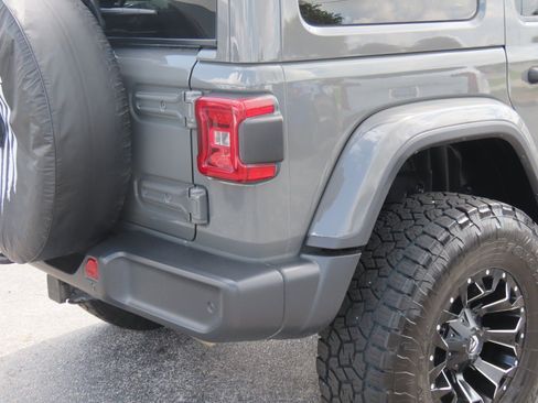 Used 2020 Jeep Wrangler Unlimited Sahara AWD/4WD image 12