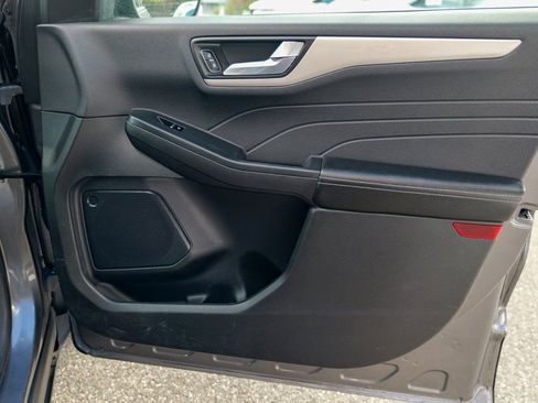 Used 2022 Ford Escape SEL w/ Technology Package image 32