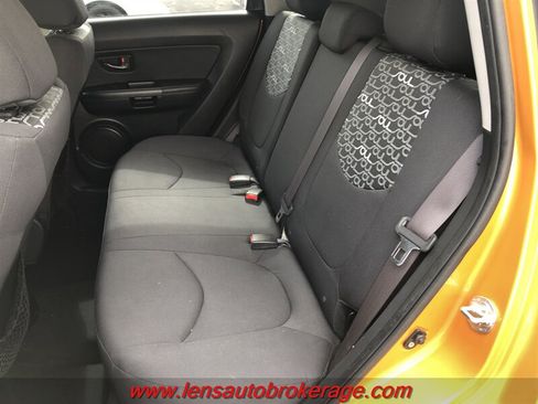 Used 2011 Kia Soul + w/ Audio Pkg FWD image 17