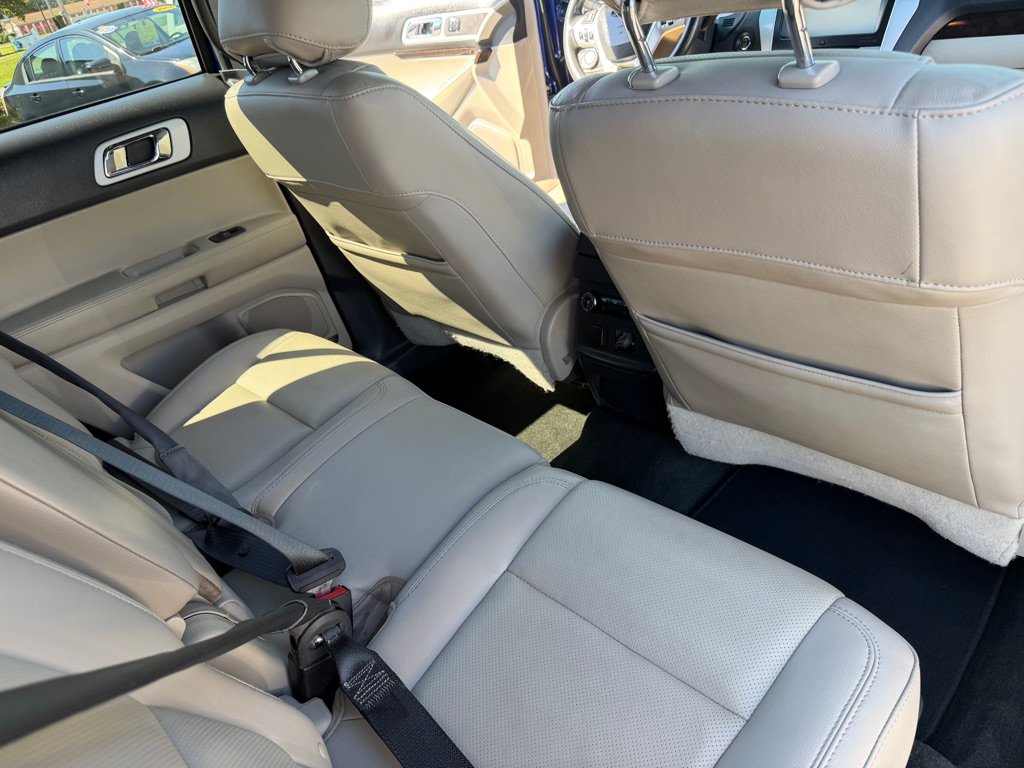 Used 2014 Ford Explorer Limited w/ Equipment Group 302A FWD image 21