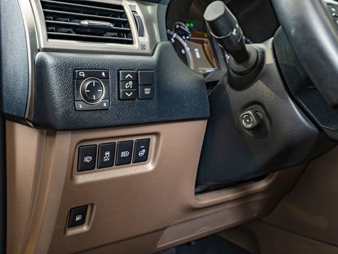 Used 2023 Lexus GX 460 Premium w/ Accessory Package AWD/4WD image 20