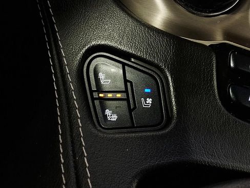 Used 2020 GMC Yukon XL Denali w/ Denali Ultimate Package RWD image 15