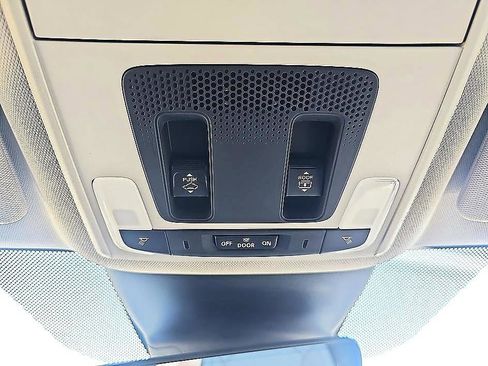 Used 2025 Honda Pilot Elite image 30