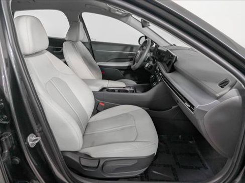 Used 2025 Hyundai Sonata SEL FWD image 16