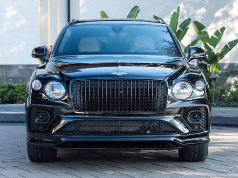 Used 2023 Bentley Bentayga Extended Wheelbase image 43