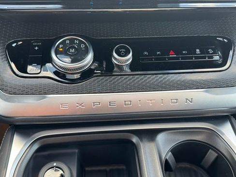 New 2026 Ford Expedition Platinum w/ Stealth Performance Package image 21