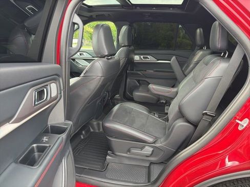 Used 2025 Ford Explorer ST w/ Sun And Sound Package AWD/4WD image 15