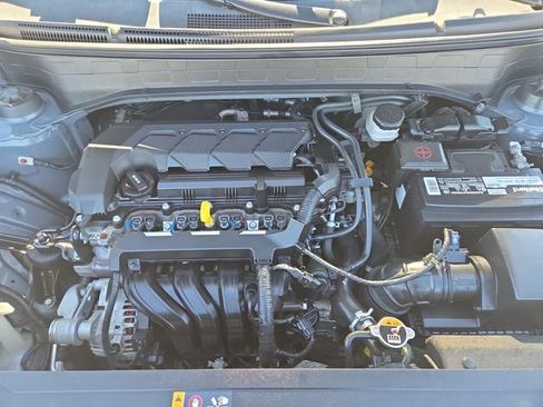 Used 2022 Hyundai Venue SEL image 29