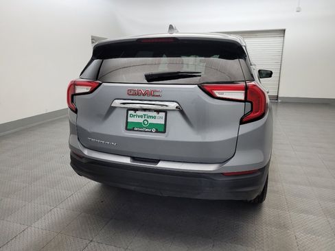 Used 2024 GMC Terrain SLE FWD image 7
