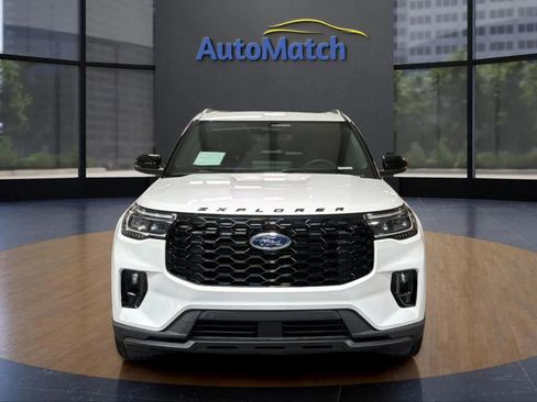 Used 2025 Ford Explorer ST-Line w/ Premium Package AWD/4WD image 3