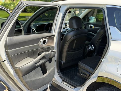 Used 2022 Kia Sorento SX FWD image 23