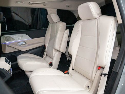New 2026 Mercedes-Benz GLS 450 4MATIC image 14