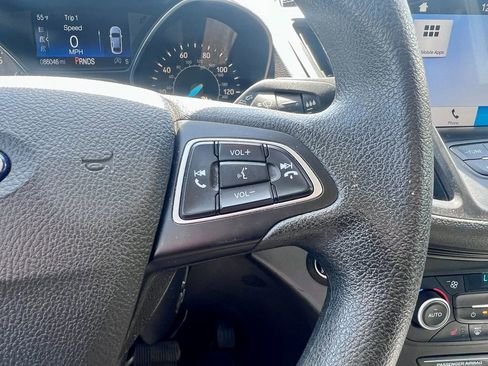 Used 2019 Ford Escape SE image 23
