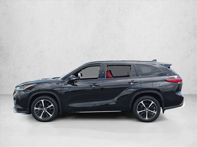 Used 2022 Toyota Highlander XSE AWD/4WD image 9