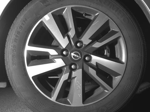 Used 2025 Nissan Versa SV FWD image 13