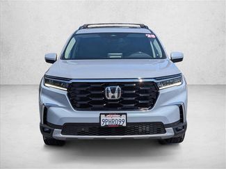 Used 2025 Honda Pilot Touring video 2