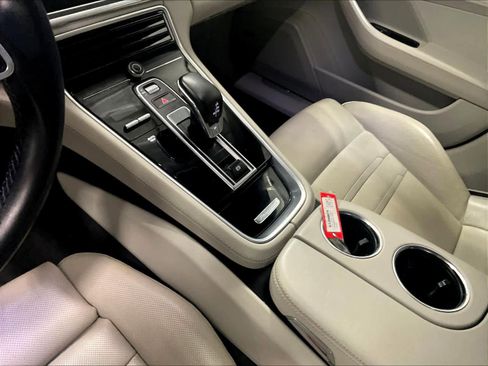 Used 2018 Porsche Panamera 4S image 20