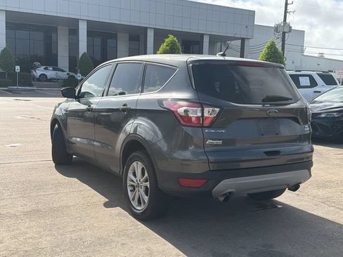 Used 2017 Ford Escape SE FWD image 7