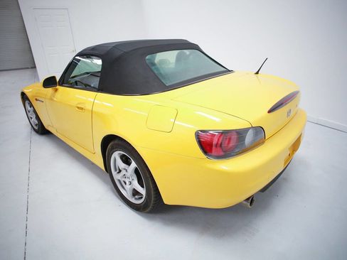 Used 2001 Honda S2000 Base 2dr Convertible image 13