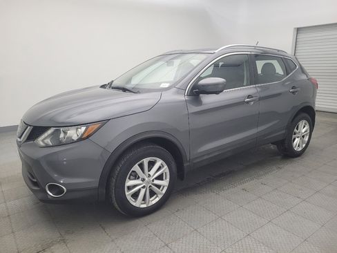 Used 2018 Nissan Rogue Sport SV w/ SV Technology Package image 2
