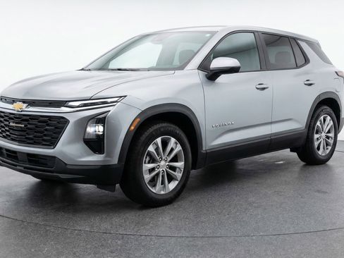 Used 2025 Chevrolet Equinox LT image 3