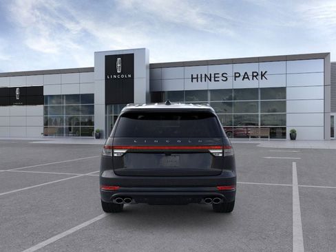 New 2025 Lincoln Aviator AWD w/ Jet Appearance Package image 5
