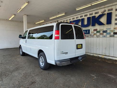 Used 2011 Chevrolet Express 2500 LT w/ LT Preferred Equipment Group RWD image 5