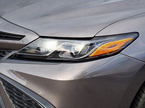 Used 2023 Toyota Camry SE w/ Cold Weather Package FWD image 10