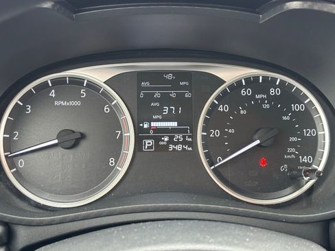 Used 2025 Nissan Versa S w/ Trunk Package image 15