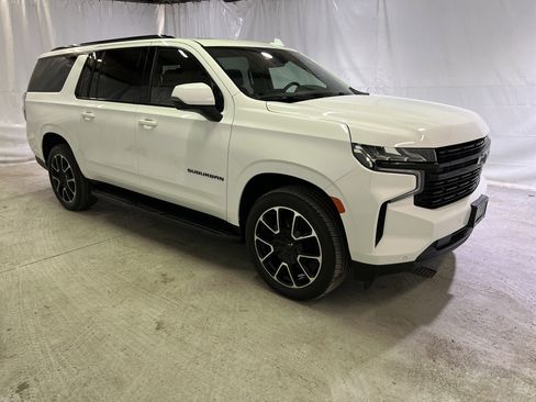 Used 2023 Chevrolet Suburban RST w/ Luxury Package image 2