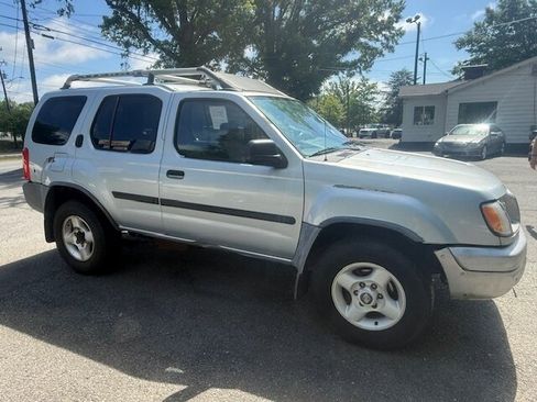 Used 2001 Nissan Xterra SE image 3