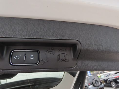 Certified 2025 Ford Explorer Active RWD image 15