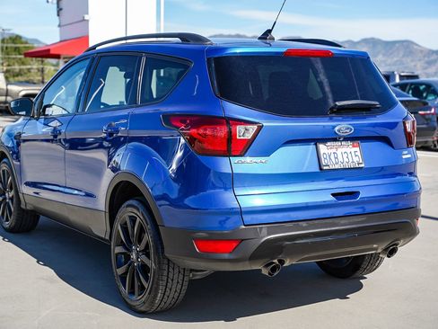 Used 2019 Ford Escape SE image 9