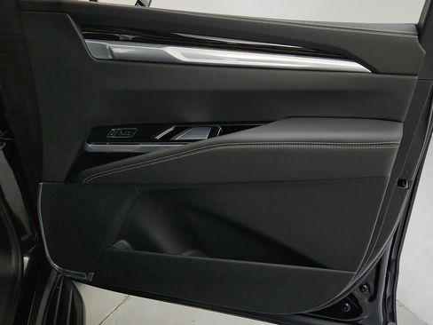 Certified 2025 Cadillac Escalade ESV Premium Luxury w/ LPO, Floor Liner Package image 23