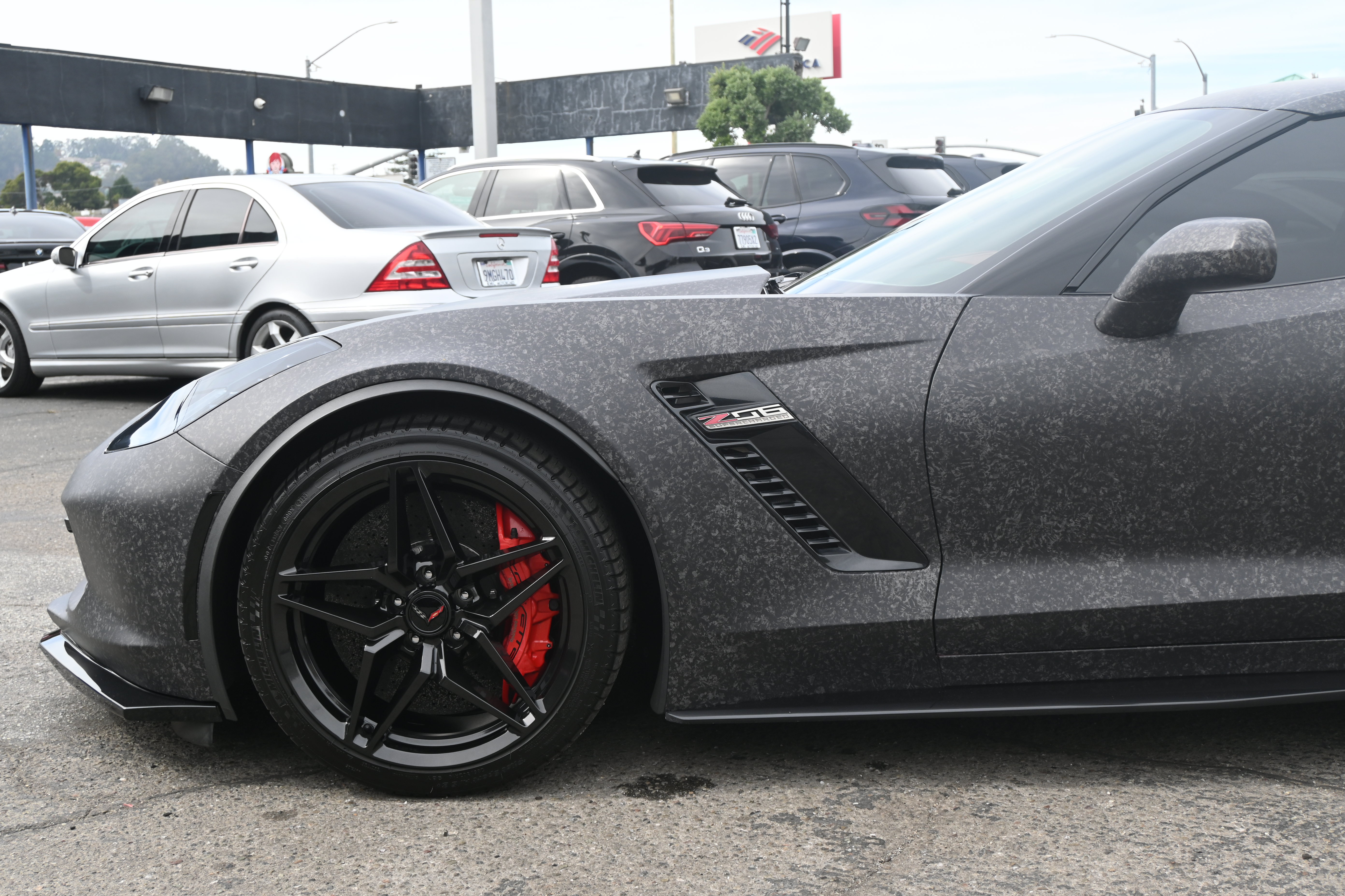 Used 2016 Chevrolet Corvette Z06 w/ 3LZ Preferred Equipment Group RWD image 9