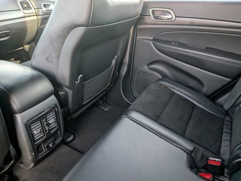 Used 2019 Jeep Grand Cherokee Altitude AWD/4WD image 36