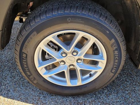 New 2024 Jeep Grand Cherokee Laredo X w/ Trailer Tow Package image 6