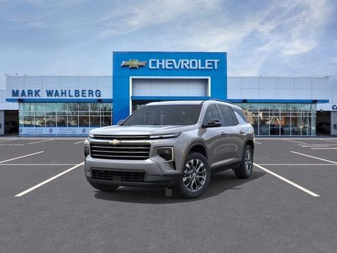 New 2026 Chevrolet Traverse LT w/ Sun and Wheel Package AWD/4WD image 8