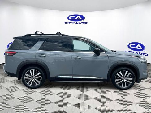 Used 2022 Nissan Pathfinder Platinum w/ Lighting Package (N93) AWD/4WD image 2