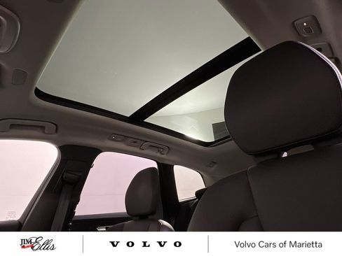 Used 2025 Volvo XC60 B5 Plus image 20