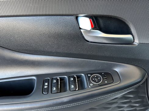 Used 2019 Hyundai Santa Fe Limited image 10