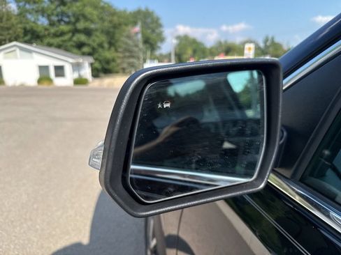 Used 2022 GMC Acadia SLE w/ Driver Convenience Package image 14